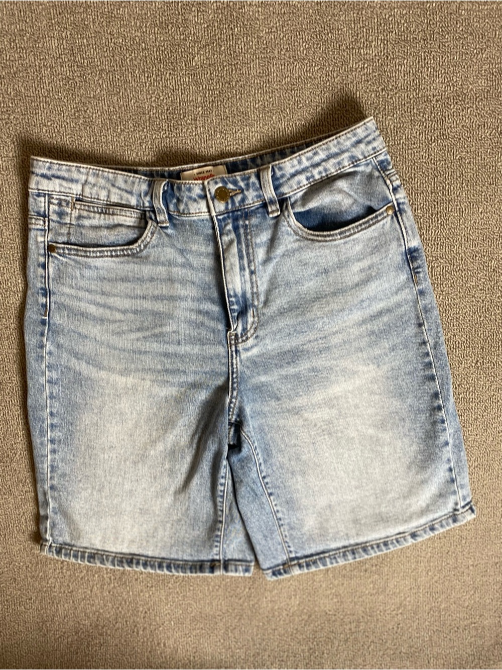 Wrangler Women’s High Waisted 9” Inseam Bermuda Denim Shorts 90’s Style Summer